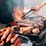 Grillen in Wohnanlagen: Welche Regeln Mieter und Eigentümer beachten müssen